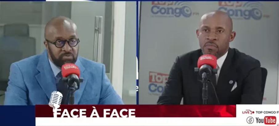Patrick Muyaya se prête au micro de Top Congo FM